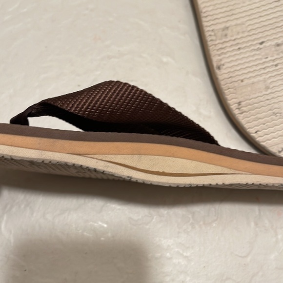 RAINBOW The Classic Rubber Woman’s Water Sandal. Size Small. Brown and Tan. - Picture 10 of 15